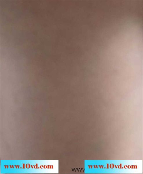 拥挤的人群美女大腿直接碰到镜头