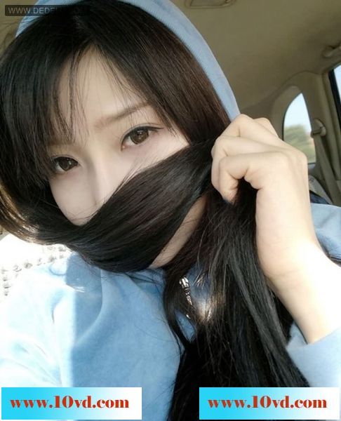 又一个绿茶婊自拍流出，身材极品，附生活照