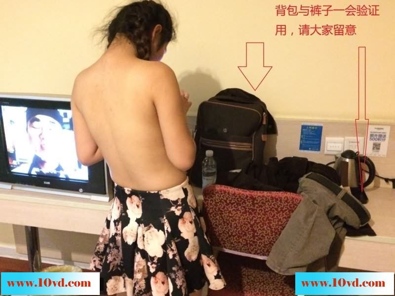 与饥渴的黑木耳少宾馆偷情操逼