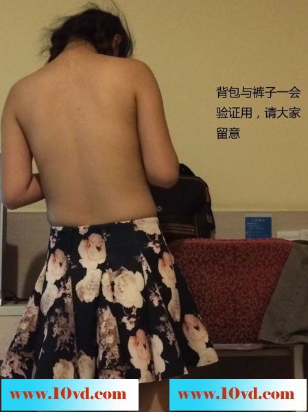 与饥渴的黑木耳少宾馆偷情操逼
