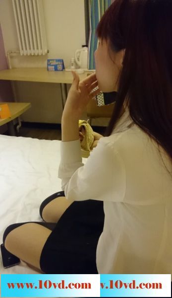 与90后清纯妹妹开房照