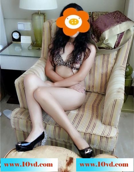愿意做我背后的女人，不求名分，只求取悦我
