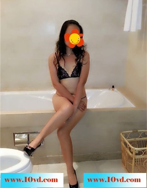 愿意做我背后的女人，不求名分，只求取悦我