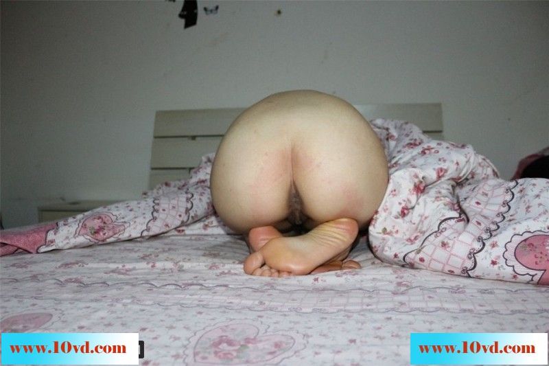 约炮少妇，她跟她老公说加班，然后陪我出来啪