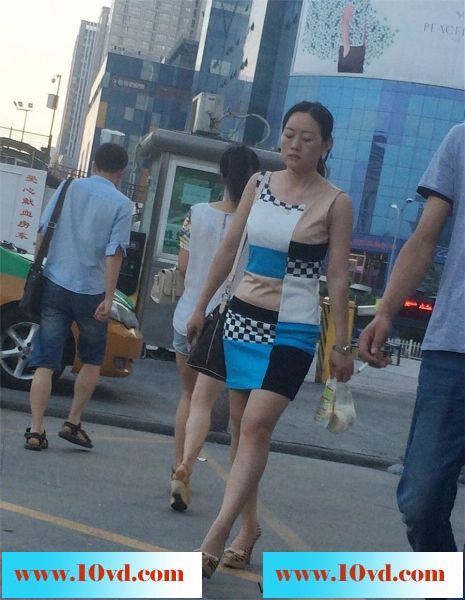早上跟拍上班的极品妇女