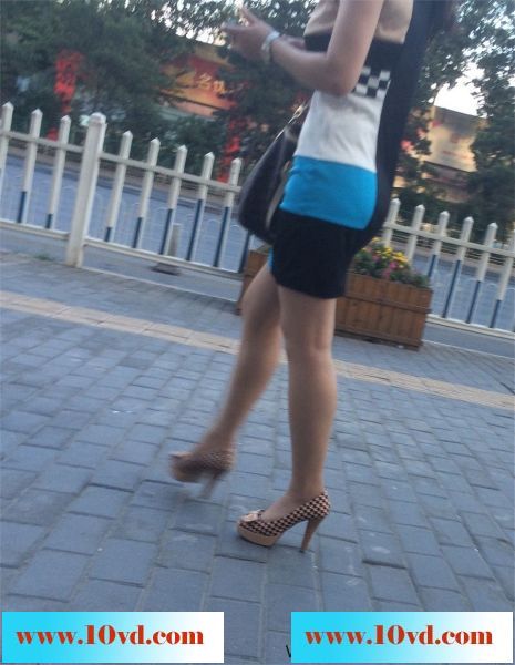 早上跟拍上班的极品妇女