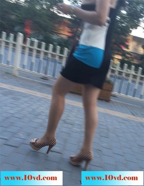 早上跟拍上班的极品妇女