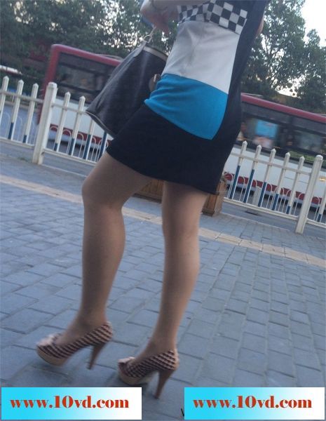 早上跟拍上班的极品妇女