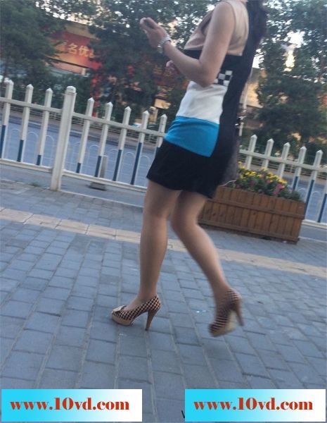 早上跟拍上班的极品妇女