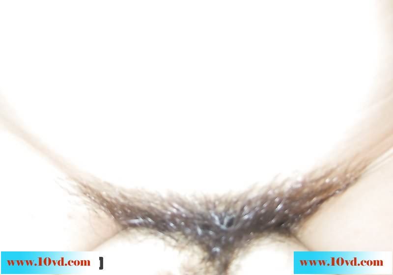 早上醒来摸一下老婆是下面居然湿湿的，顺便打