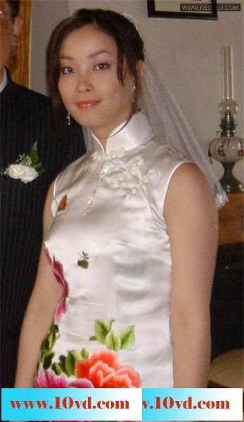 中国靓女嫁给老外当天洞房激情自拍