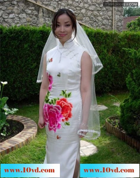 中国靓女嫁给老外当天洞房激情自拍