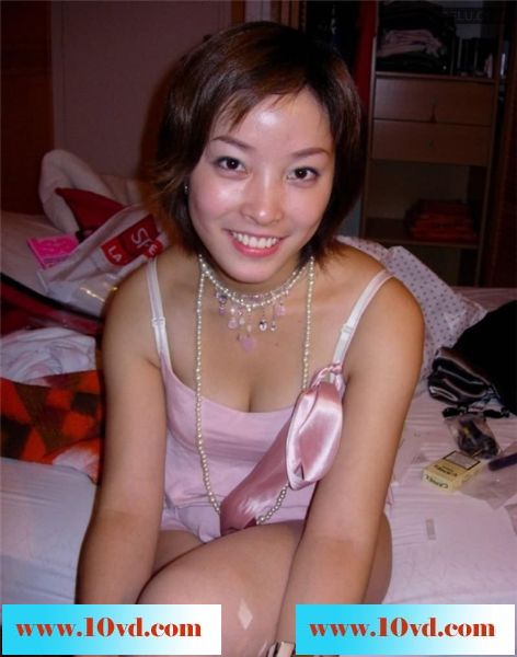 中国靓女嫁给老外当天洞房激情自拍