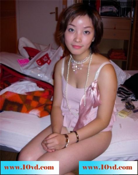 中国靓女嫁给老外当天洞房激情自拍