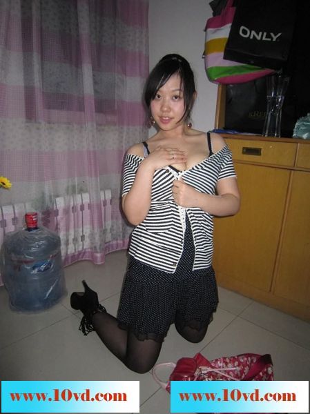 痣奶妹又来了最新的一组婚纱照加露奶自拍实在
