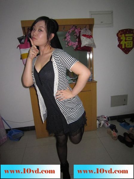 痣奶妹又来了最新的一组婚纱照加露奶自拍实在