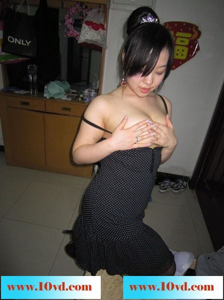痣奶妹又来了最新的一组婚纱照加露奶自拍实在