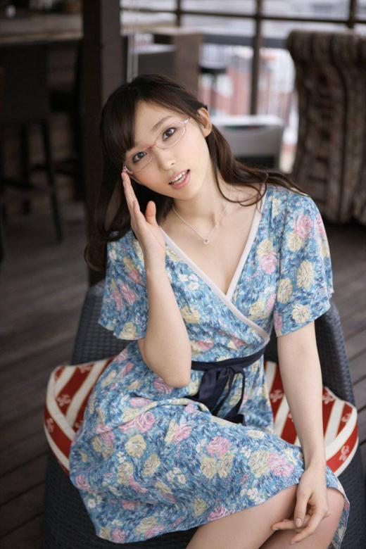 身姿窈窕女孩各显迷人【12P】