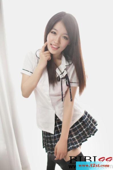 学生妹的制服跟黑丝可是有点不搭的&nbsp;&nbsp;【