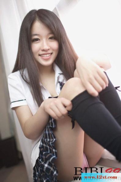 学生妹的制服跟黑丝可是有点不搭的&nbsp;&nbsp;【