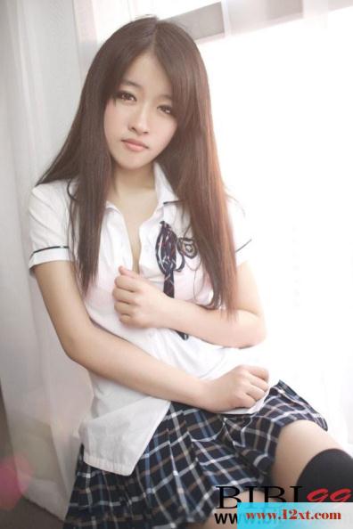 学生妹的制服跟黑丝可是有点不搭的&nbsp;&nbsp;【