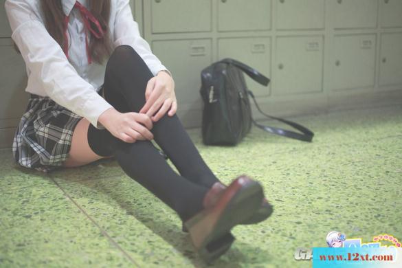 学生妹和她的皮书包-【30P】