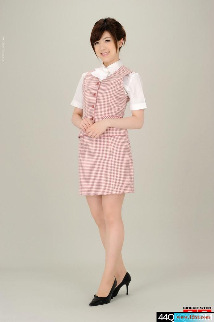 眼镜小妹的OL风诱惑你-【15P】