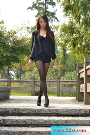 一身黑制服的小模特不喜欢露脸哦-【26P】