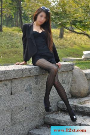 一身黑制服的小模特不喜欢露脸哦-【26P】