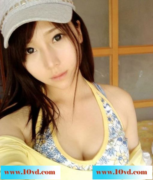 最近相当火爆92年女神爆乳照流出