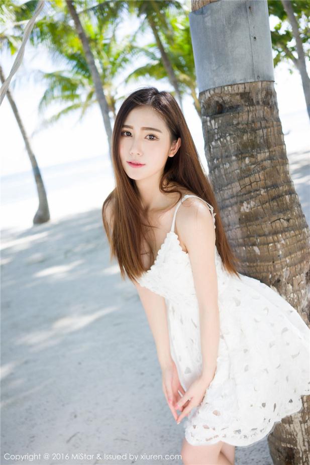 三亚椰林风光中的点缀可爱女神【10P】