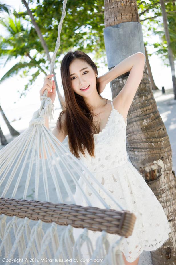 三亚椰林风光中的点缀可爱女神【10P】