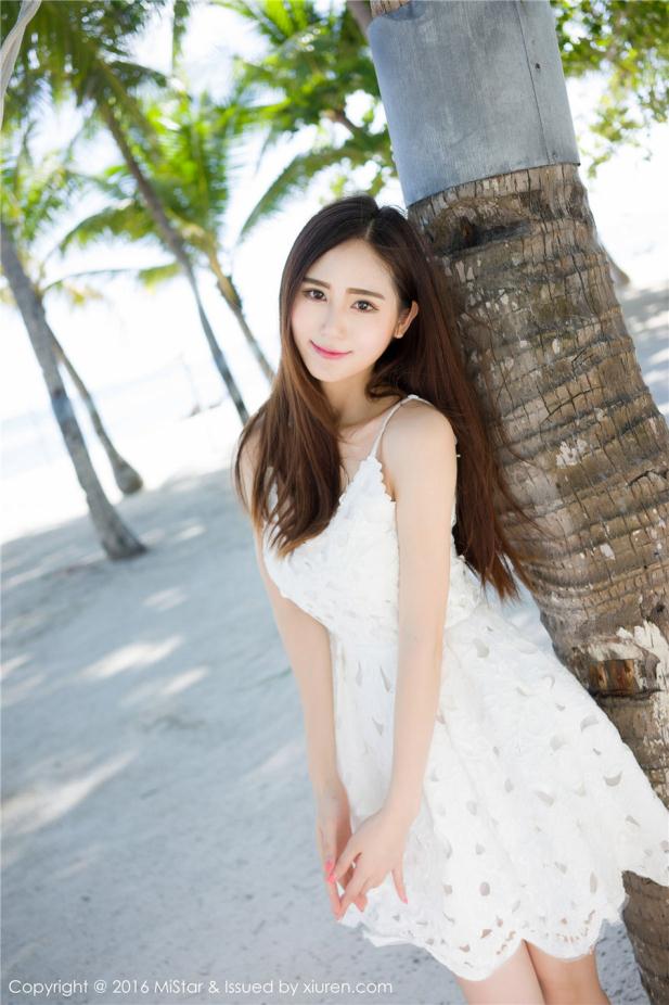 三亚椰林风光中的点缀可爱女神【10P】