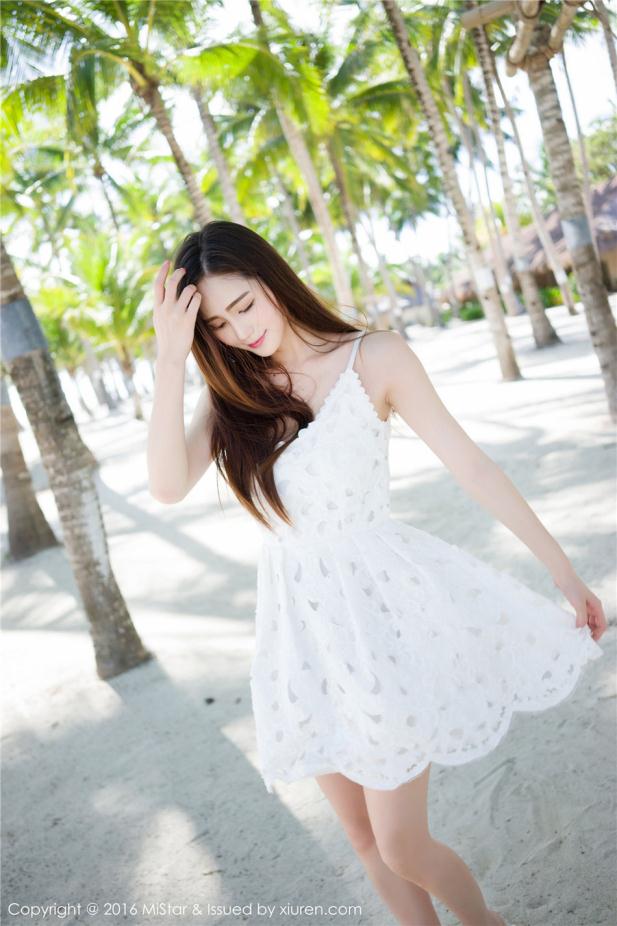 三亚椰林风光中的点缀可爱女神【10P】