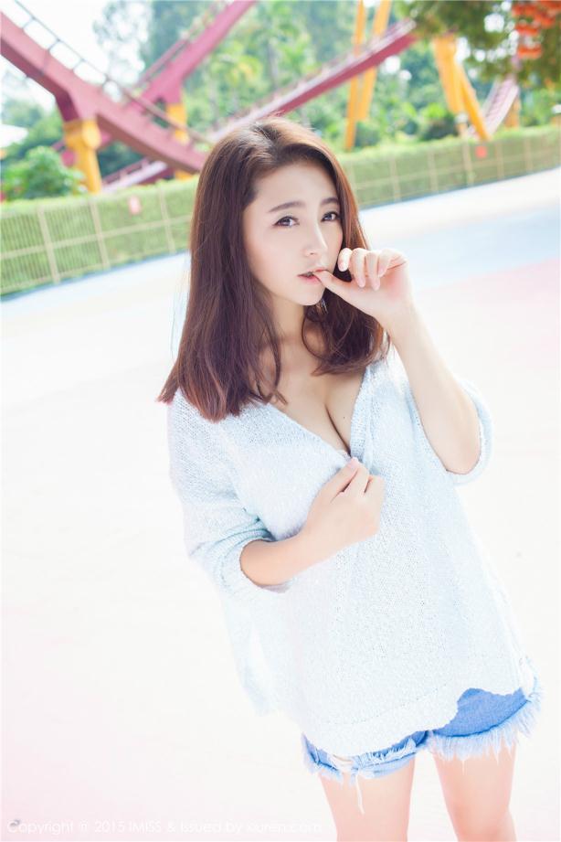游乐场中的甜美小蜜蜜女孩【16P】