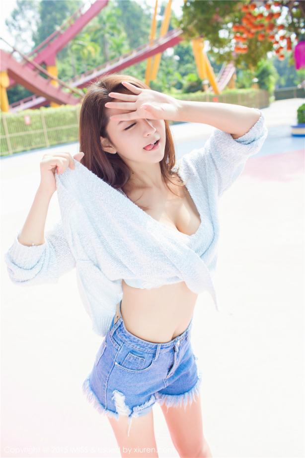 游乐场中的甜美小蜜蜜女孩【16P】