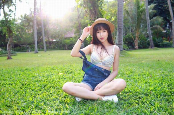 户外旅气质美少女【10P】