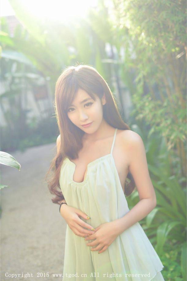 烈日下的性感女【11P】