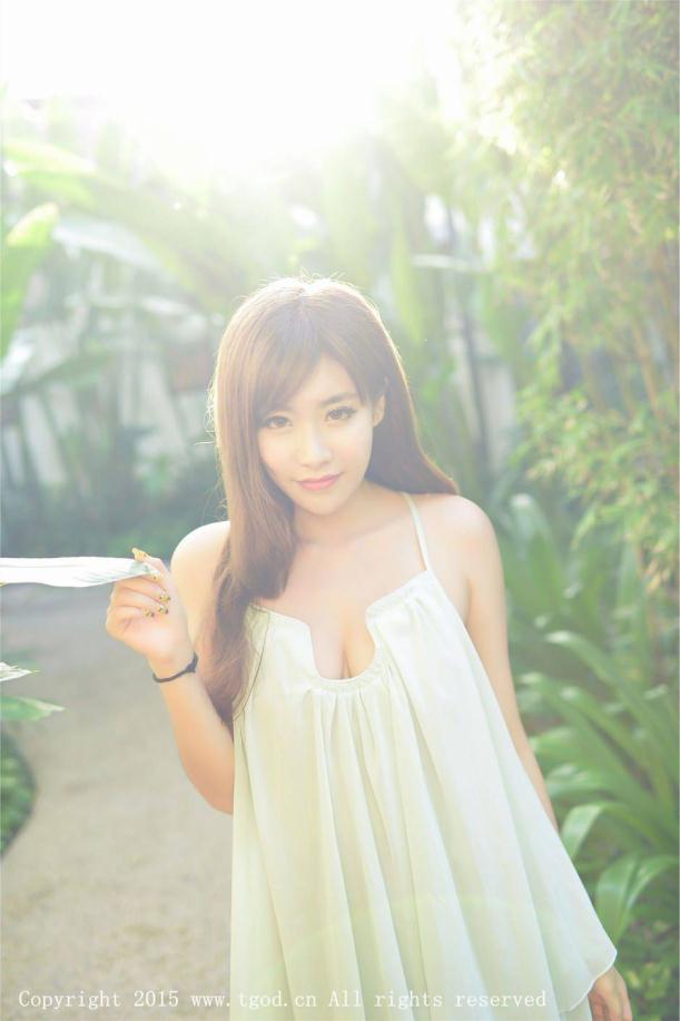 烈日下的性感女【11P】