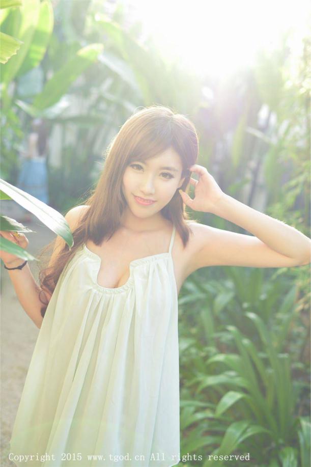 烈日下的性感女【11P】