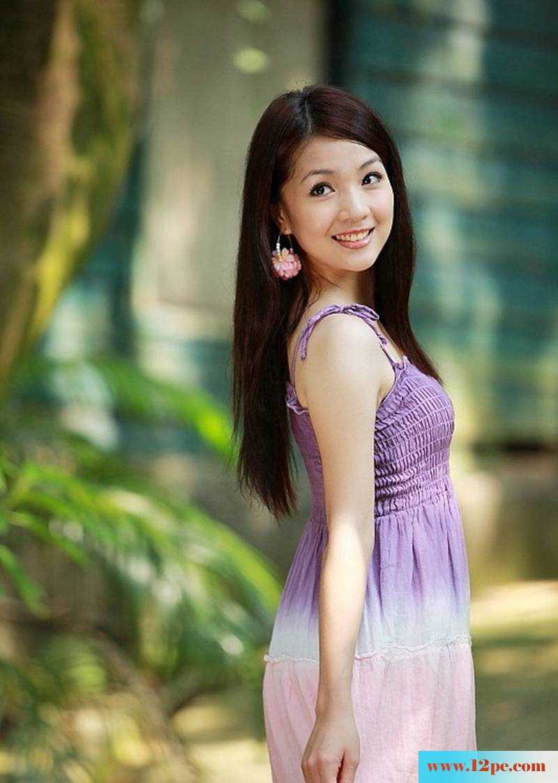 清纯养眼小美女有双纤纤玉腿(12P)