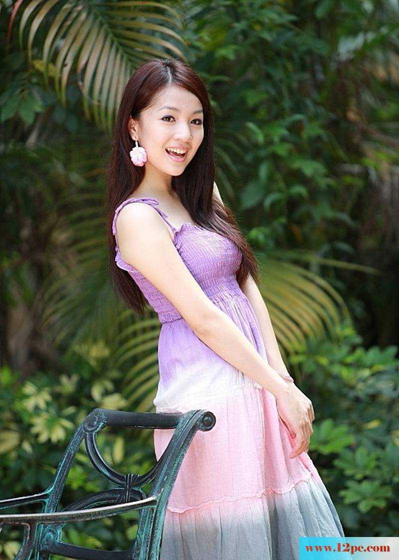 清纯养眼小美女有双纤纤玉腿(12P)