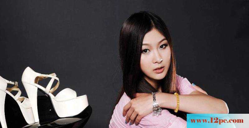 丝袜美女家中自拍很吸人哦(16P)