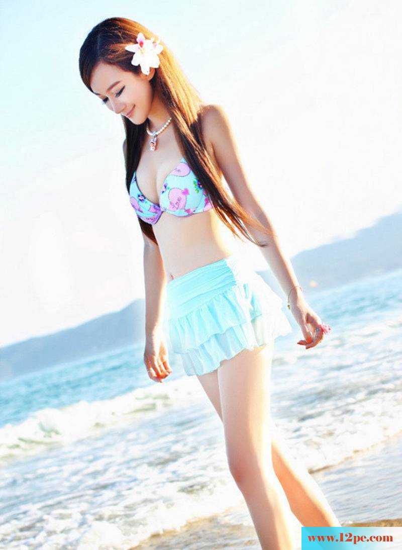 孙心娅美女美腿泳装照(12P)