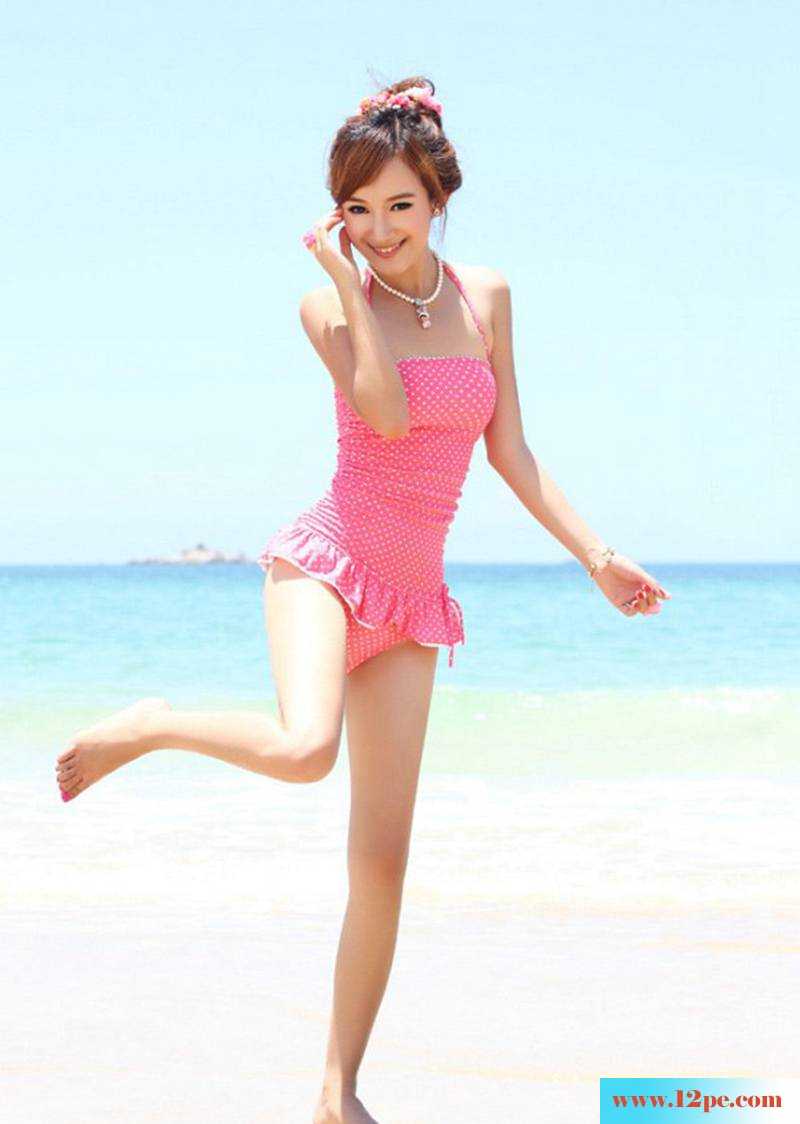 孙心娅美女美腿泳装照(12P)
