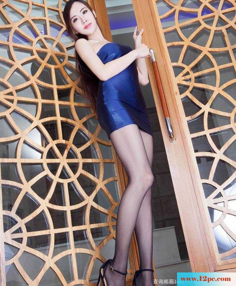 台湾美模黑丝诱惑写真(12P)
