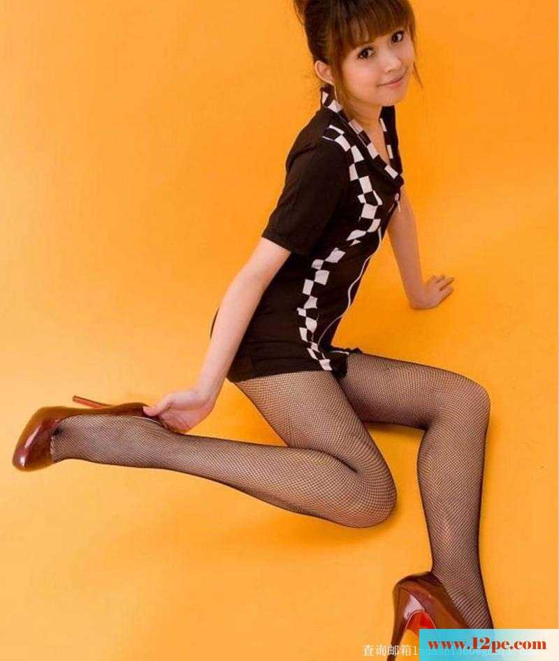 台湾丝袜美女酒店妩媚写真(10p)
