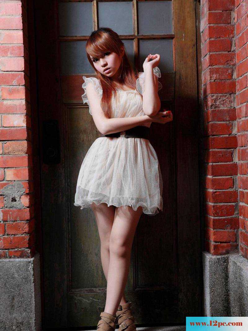 糖果丝袜美腿短裙小美女郑羽婷(12P)