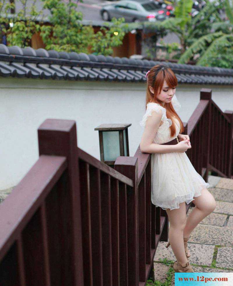 糖果丝袜美腿短裙小美女郑羽婷(12P)