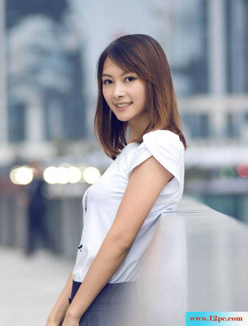 天桥妹妹清闲写真修长美腿(10P)